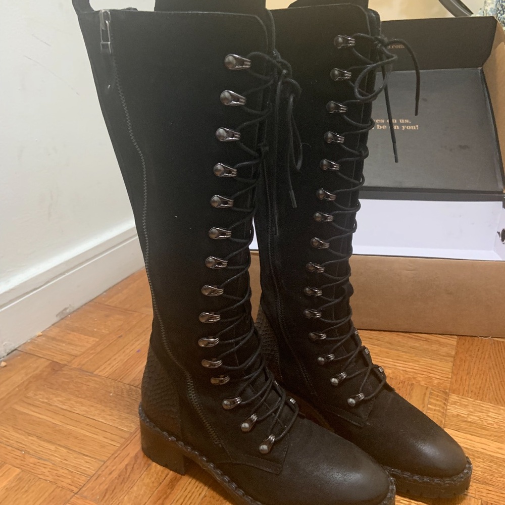 Elegant Black Lace-Up Women's Boots